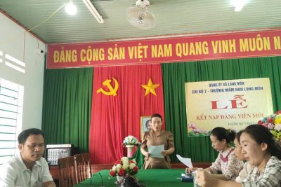 LỄ KẾT NẠP ĐẢNG VIÊN MỚI